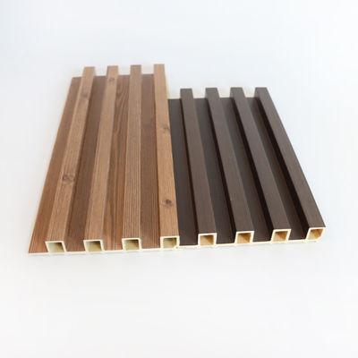 Revestimento de revestimento composto plástico do PVC da madeira interna interior acanelado da decoração do painel de parede de WPC