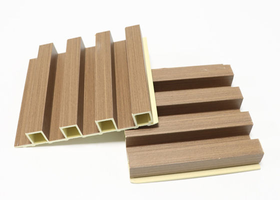 Painel de parede composto de madeira acanelado de Wpc impermeável para a decoração interior