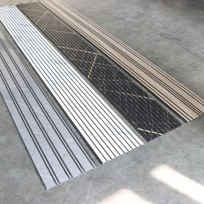 Painel de teto de PVC decorativo para parede PVC comercial para revestimento de parede interior Painel de parede durável Material de parede limpo fácil