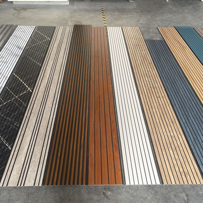 Painel de teto de PVC em relevo 3D para decoração de parede Painel de parede moderno Superfície texturizada Revestimento de parede de PVC Fácil de limpar