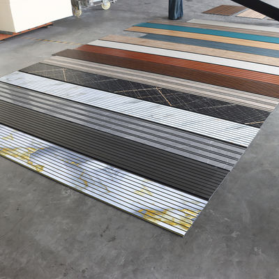 Painel de teto de PVC de grau comercial para parede à prova d'água e à prova de umidade, painel de parede de PVC para loja, hotel e restaurante