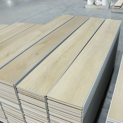 Solução de piso em SPC de formaldeído E0 com matéria-prima de calcário, durabilidade superior, para aplicações comerciais e residenciais