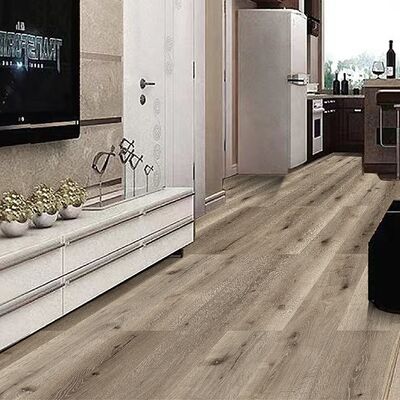 Solução de piso em SPC de formaldeído E0 com matéria-prima de calcário, durabilidade superior, para aplicações comerciais e residenciais