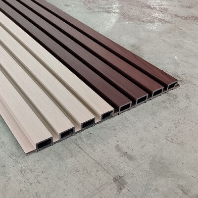 Painel de parede de WPC exterior de alta qualidade Composto de plástico de madeira impermeável para decoração de edifícios