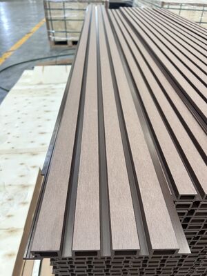 Painéis de Parede WPC Composto à Prova de Fogo Duráveis para Exterior com Encaixe Macho e Fêmea de PVC