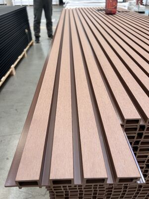 Painel de Parede Externo em Compósito de Madeira WPC à Prova de Fogo Mais Vendido 219x26 Estilo Co-Extrusão