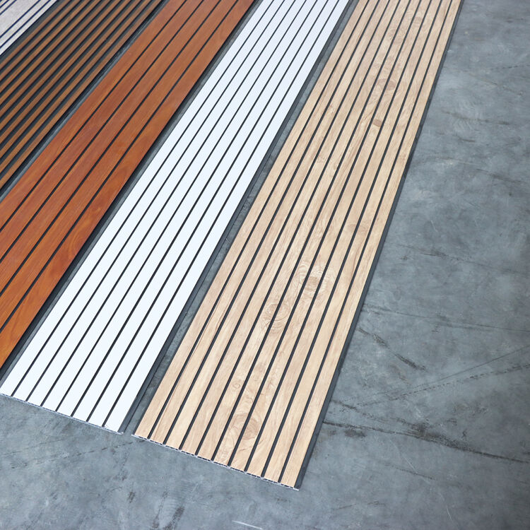 Painel de parede de teto canelado em PVC, resistente à umidade e fácil de instalar, para decoração de parede de teto de interiores modernos