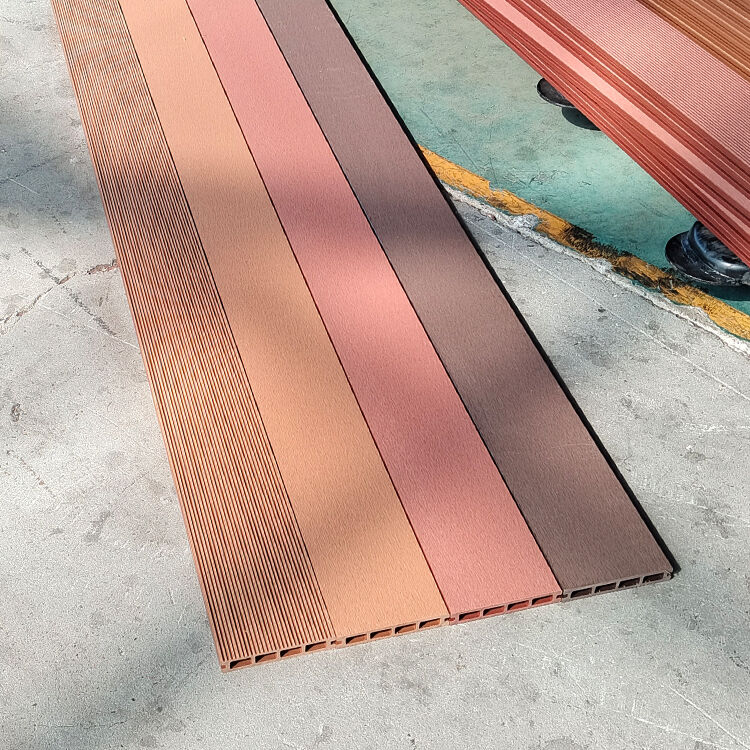 Painel de parede exterior de madeira de plástico composto WPC exterior com resistência a intempéries e fácil instalação