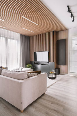 As grões de madeira de madeira laminaram o painel de parede interior de WPC para a decoração interna