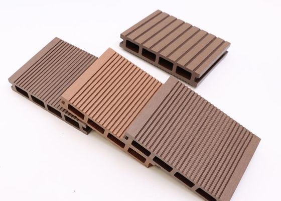 Projeto moderno da instalação fácil do Decking 18mm do jardim WPC do revestimento do quadro do couro cru