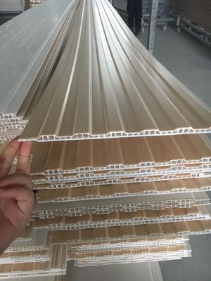 Revestimento plástico decorativo à prova de fogo da parede do painel de teto do PVC para o banheiro da casa