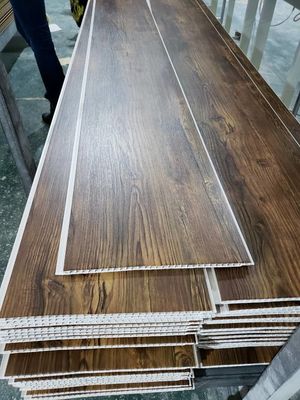 Revestimento plástico decorativo à prova de fogo da parede do painel de teto do PVC para o banheiro da casa