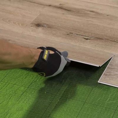 O revestimento impermeável Unlin interno do SPC clica a prancha plástica do vinil do PVC 4mm