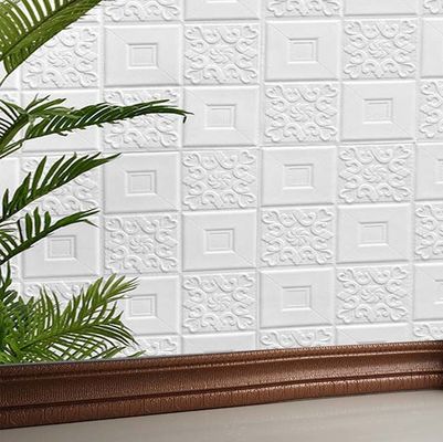 Etiqueta branca da parede da espuma do PE 3D dos painéis de parede 70x77cm do PE para a decoração da casa