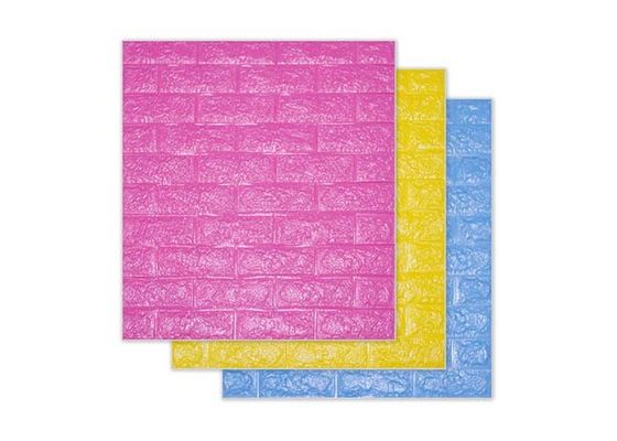 Etiqueta branca da parede da espuma do PE 3D dos painéis de parede 70x77cm do PE para a decoração da casa
