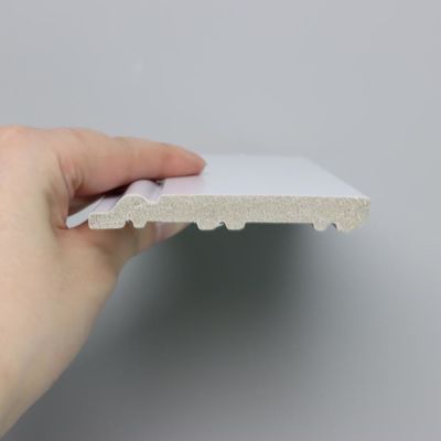 Molde aprontado rodapé de contorno decorativo branco da telha com luz conduzida
