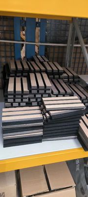 Painéis acústicos auto-aderentes de fibra de poliéster de 2400 mm para cinema doméstico