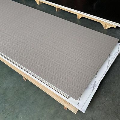 Bamboo Carvão de madeira Veneer Painel de parede revestimento UV placa de metal WPC