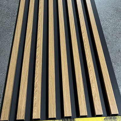 Decoração de interiores à prova de água e à prova de erosão Painéis de parede de PVC WPC