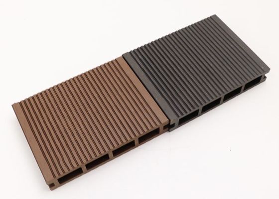 O Decking de madeira exterior 3D da grão WPC gravou o revestimento composto plástico de madeira