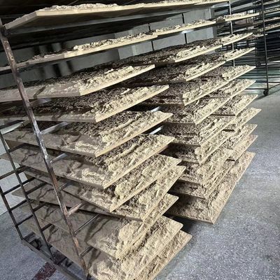 O falso cinzento escuro do poliuretano do plutônio cresce rapidamente peso leve do painel de parede de pedra